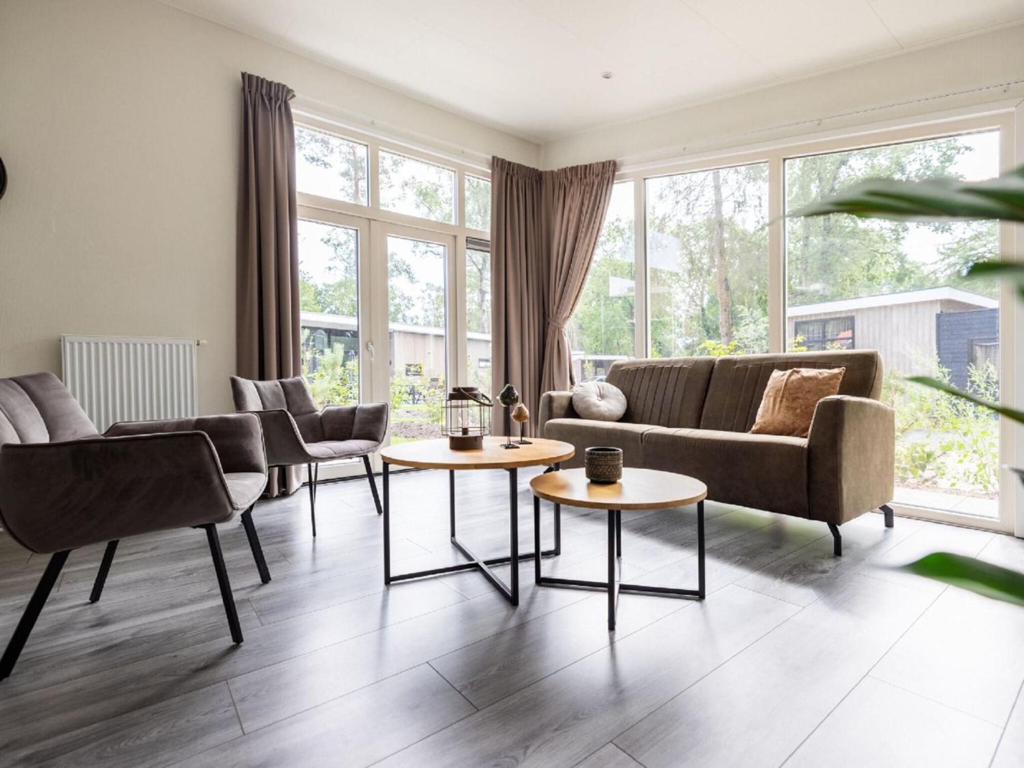 Comfortable Chalet With Combination Microwave Near The Veluwe Hoenderloo Bagian luar foto