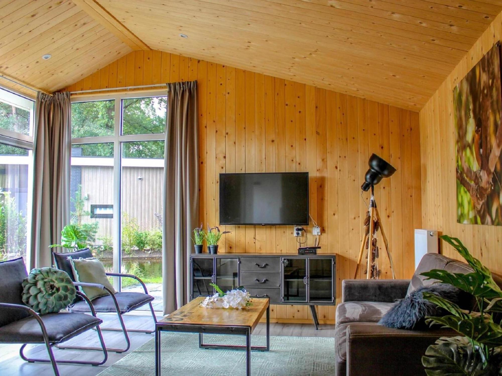 Comfortable Chalet With Combination Microwave Near The Veluwe Hoenderloo Bagian luar foto