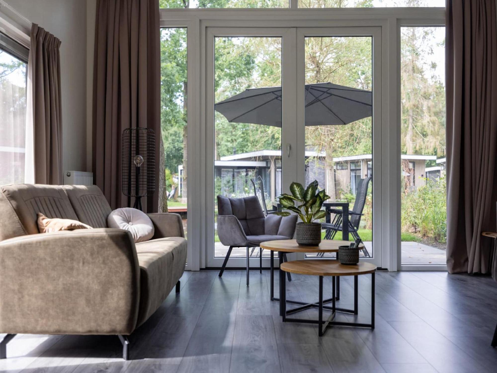 Comfortable Chalet With Combination Microwave Near The Veluwe Hoenderloo Bagian luar foto
