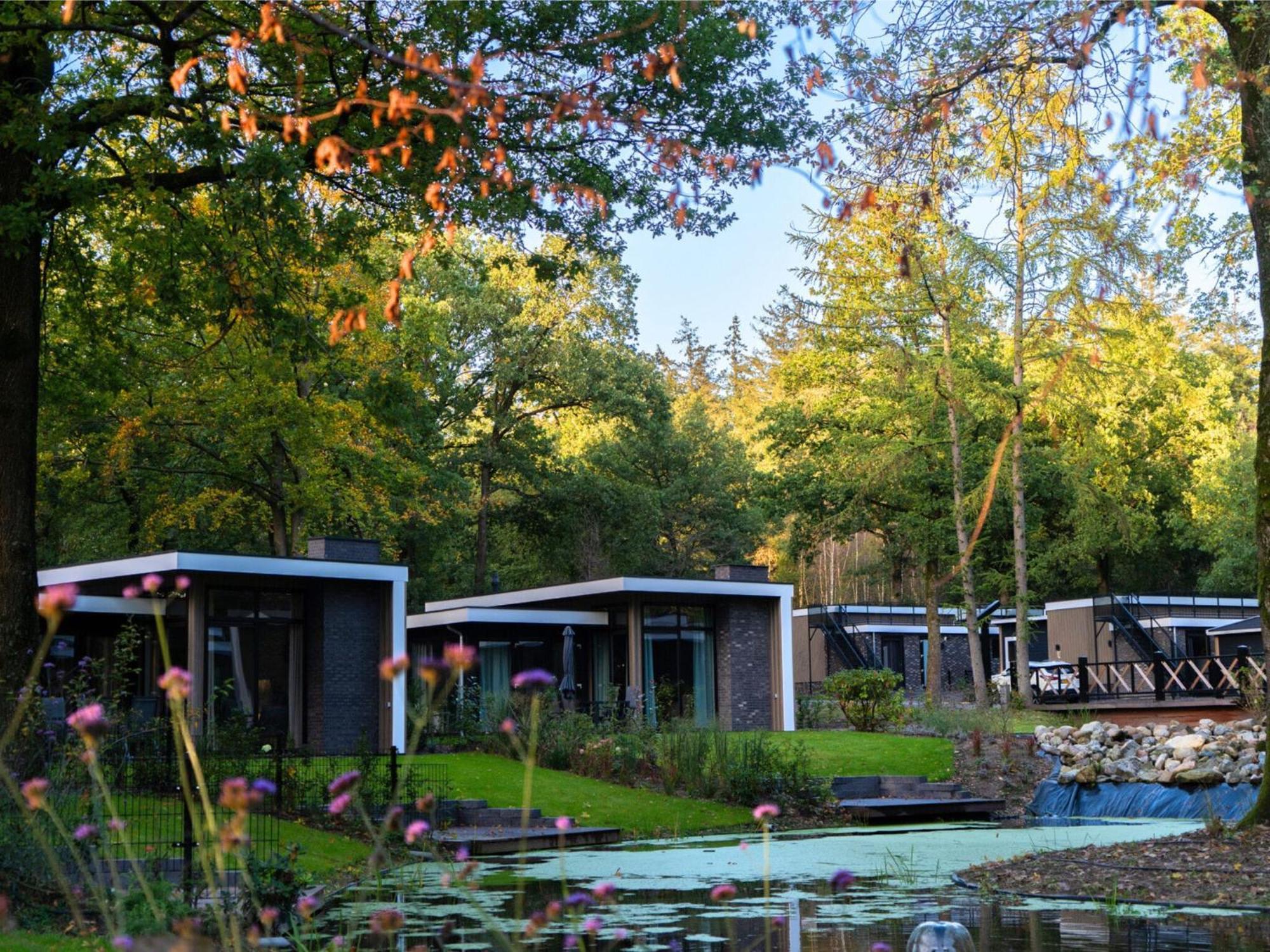 Comfortable Chalet With Combination Microwave Near The Veluwe Hoenderloo Bagian luar foto